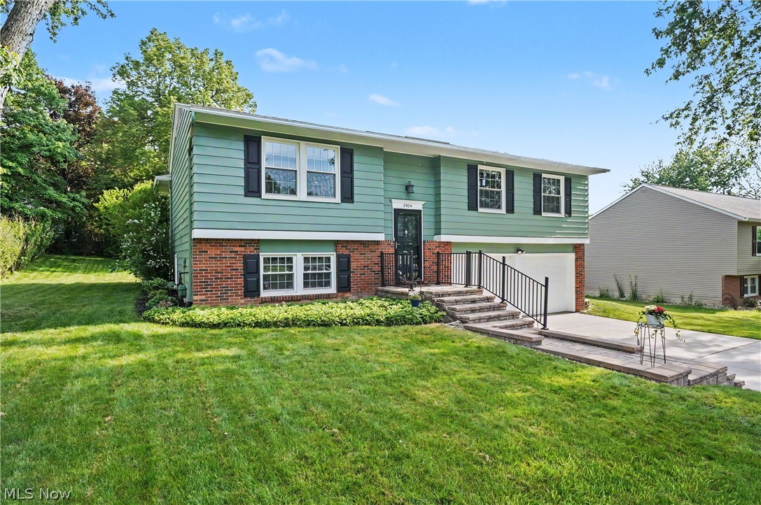 2904 Burr Oak Drive Akron OH 44333