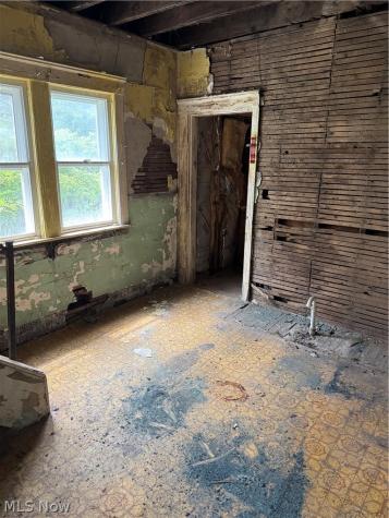 512 E 112th Street Cleveland OH 44108