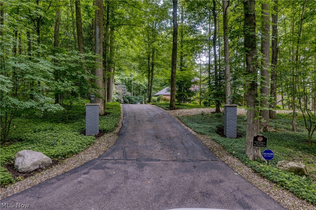 14770 Hillbrook Lane E Novelty OH 44072