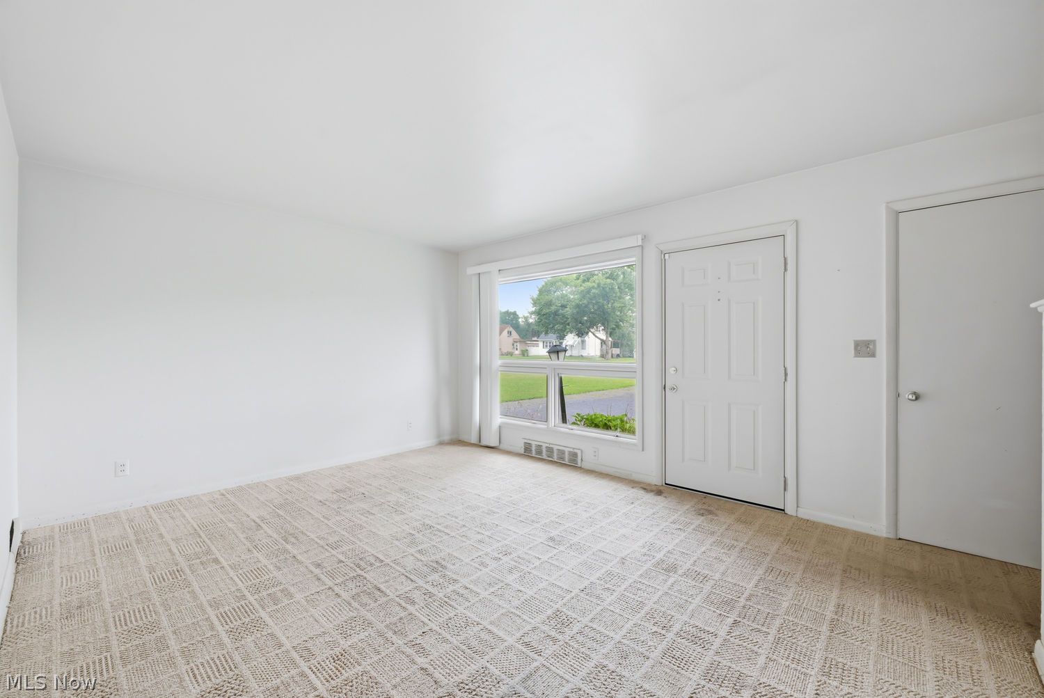219 Eldon Drive NW Warren OH 44483