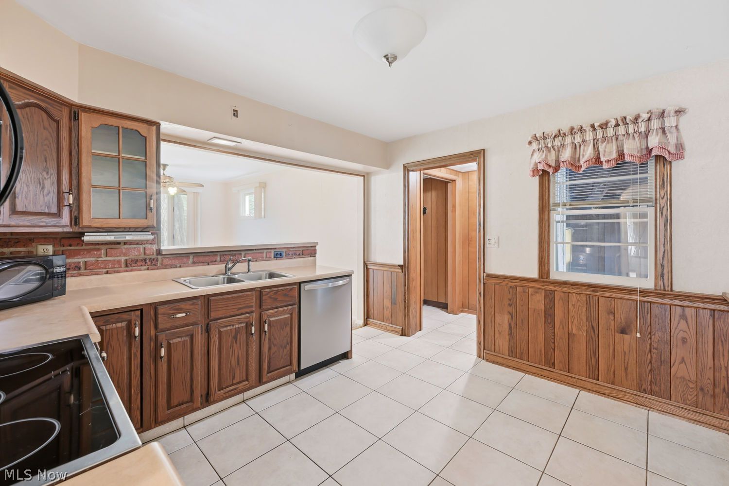 219 Eldon Drive NW Warren OH 44483