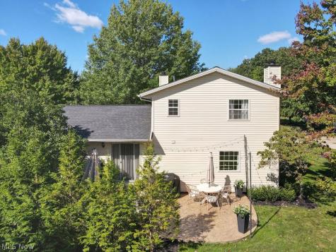 7589 Deer Run Trail Parma OH 44130