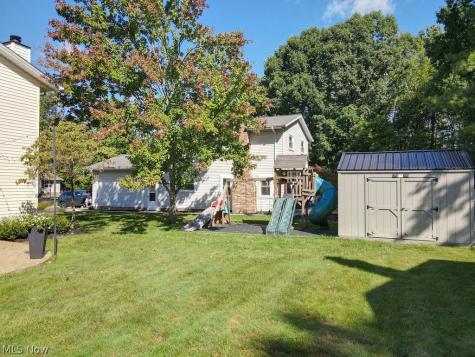 7589 Deer Run Trail Parma OH 44130