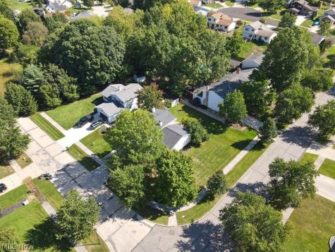 7589 Deer Run Trail Parma OH 44130