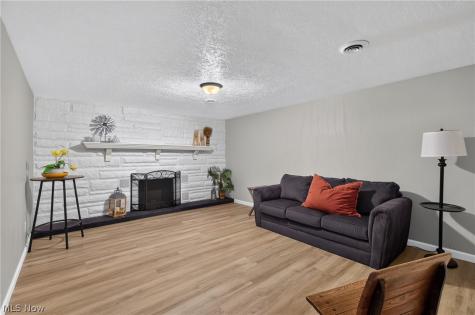 8944 Colton Street NW Massillon OH 44646