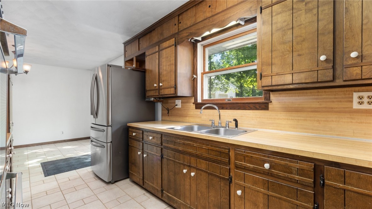 320 Homestead Drive New Concord OH 43762