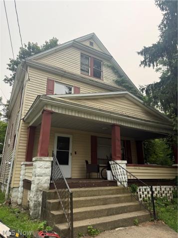 569 W Chalmers Avenue Youngstown OH 44511