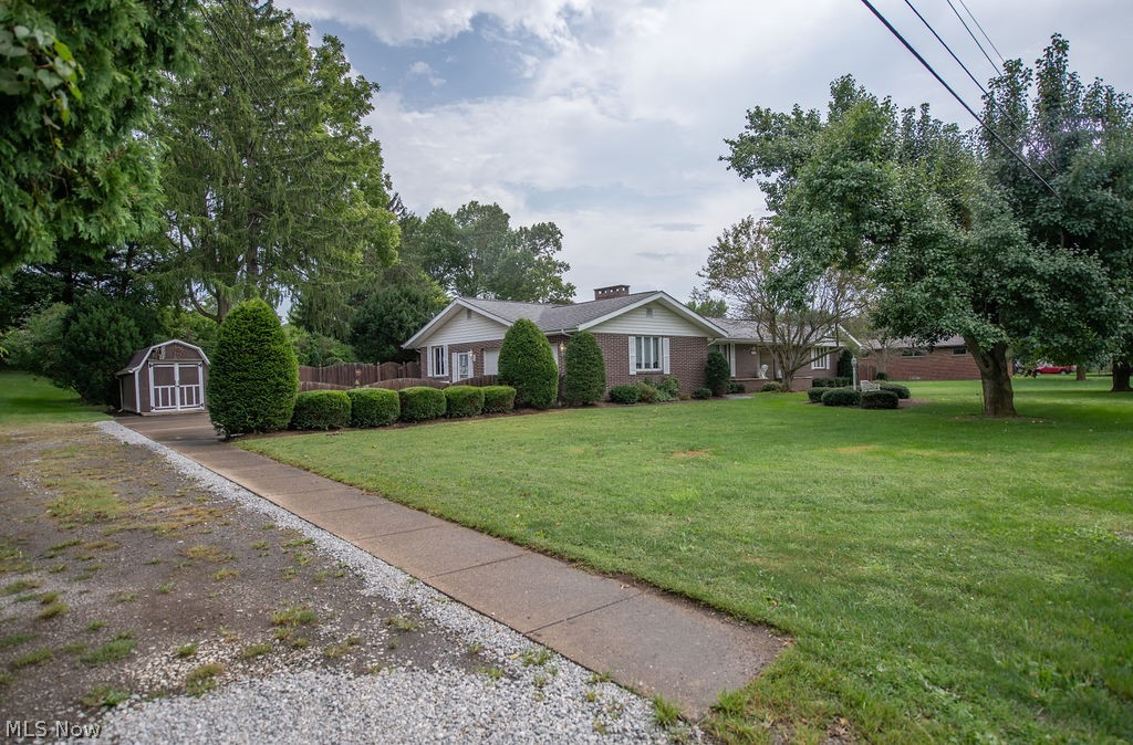 1779 Sunset Lane SE New Philadelphia OH 44663