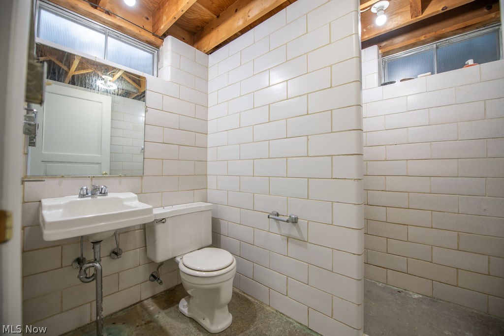1779 Sunset Lane SE New Philadelphia OH 44663