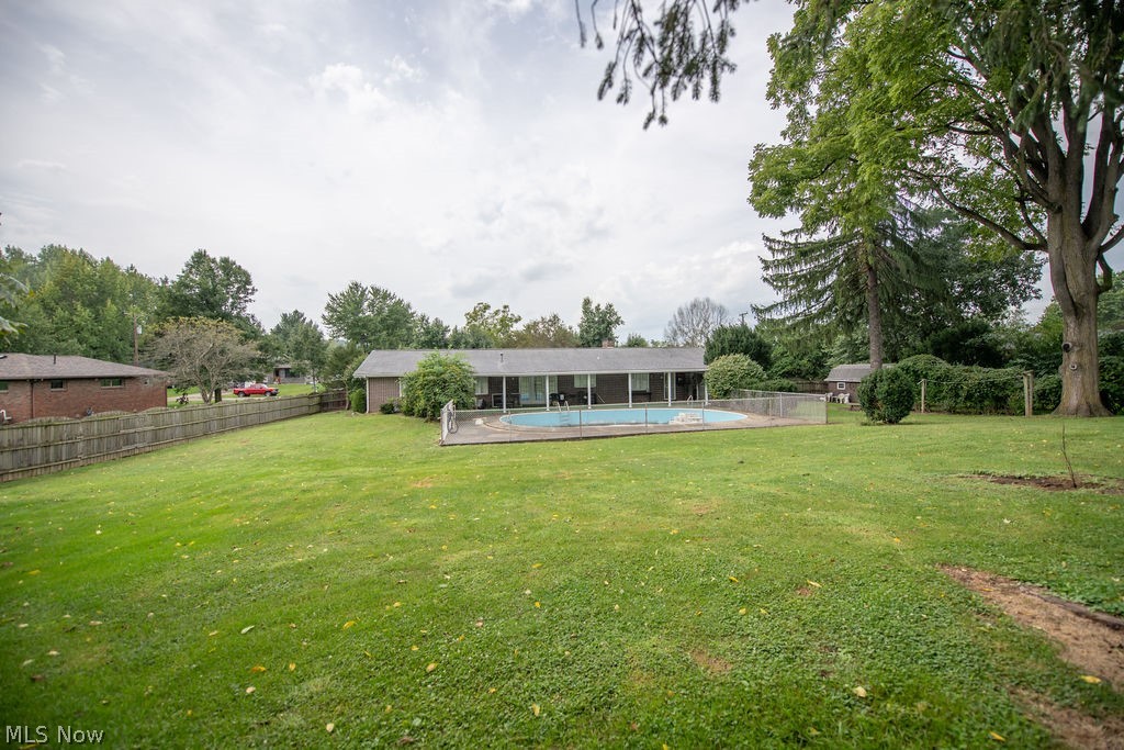 1779 Sunset Lane SE New Philadelphia OH 44663