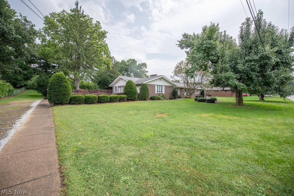 1779 Sunset Lane SE New Philadelphia OH 44663
