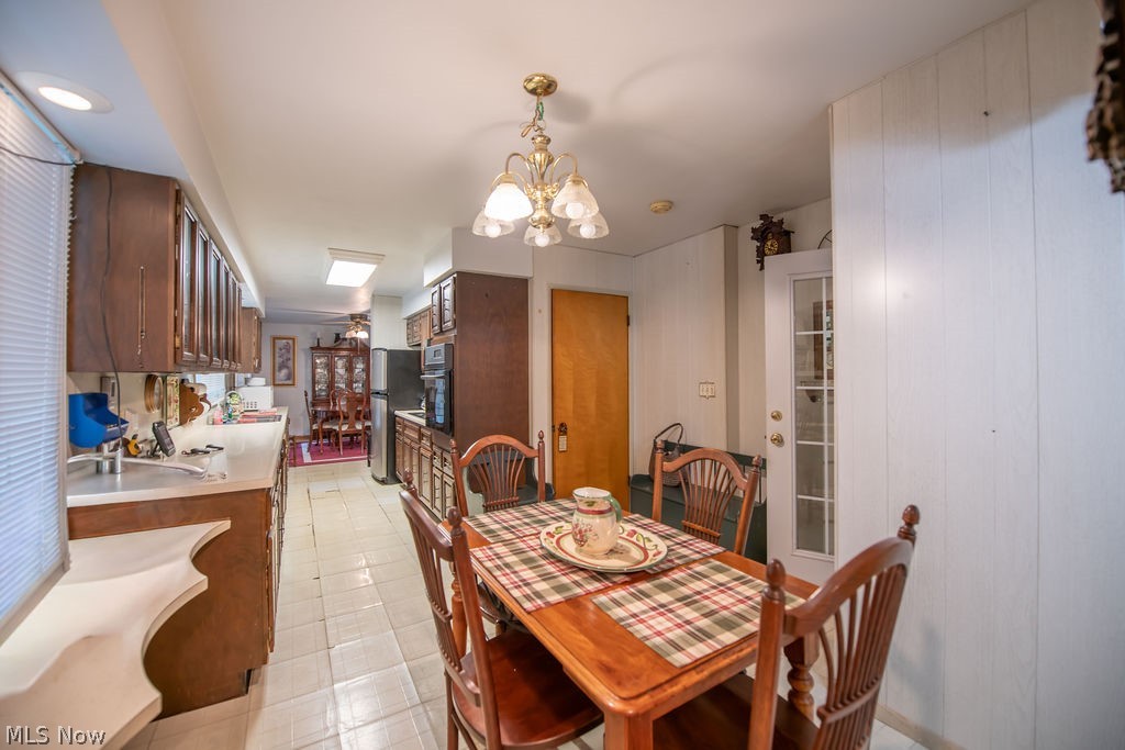 1779 Sunset Lane SE New Philadelphia OH 44663