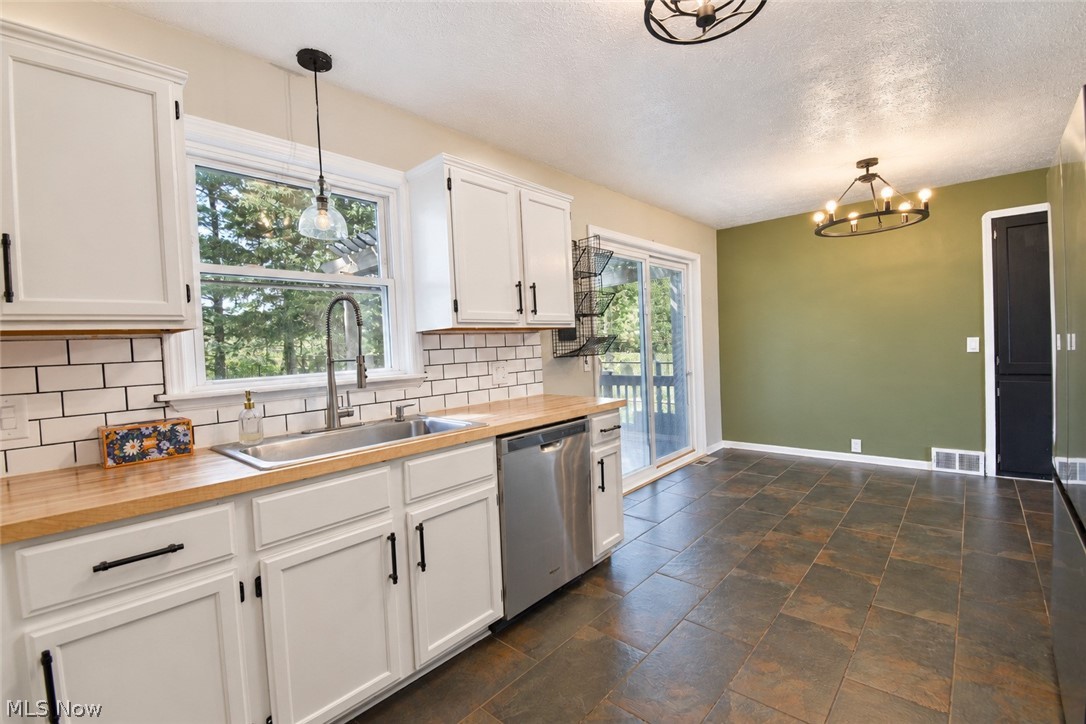 11924 Abbey Road North Royalton OH 44133