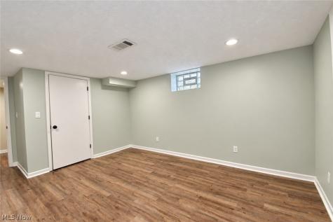 11924 Abbey Road North Royalton OH 44133