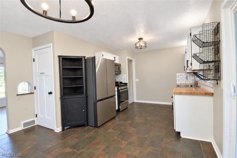 11924 Abbey Road North Royalton OH 44133