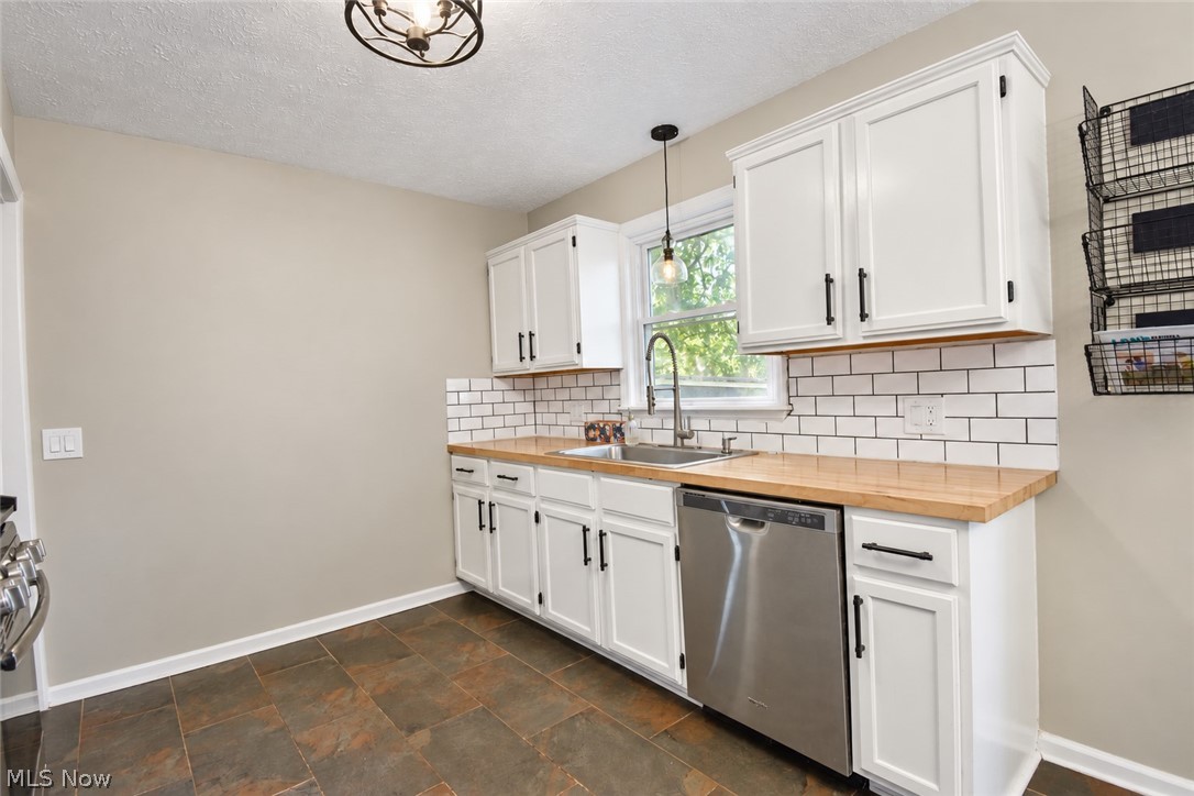 11924 Abbey Road North Royalton OH 44133