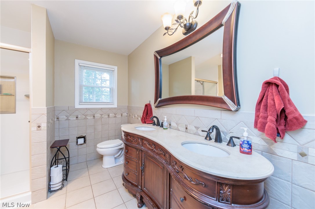 27481 Pineview Drive Westlake OH 44145