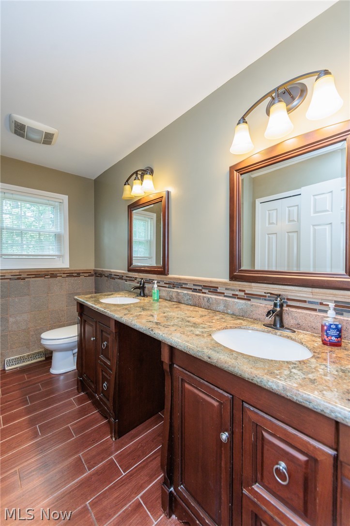 27481 Pineview Drive Westlake OH 44145