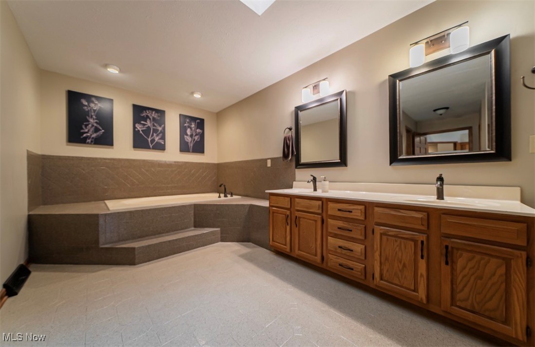 19980 Trapper Trail Strongsville OH 44149