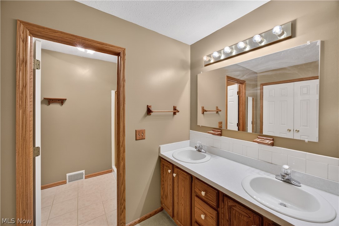 1338 Sharonbrook Drive Twinsburg OH 44087