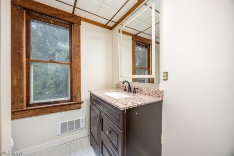 426 6th Street Marietta OH 45750