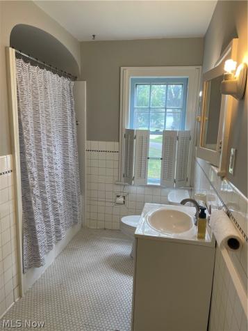 1479 Thornapple Avenue Akron OH 44301