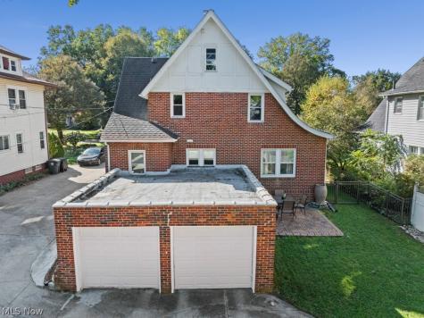 1427 Delia Avenue Akron OH 44320