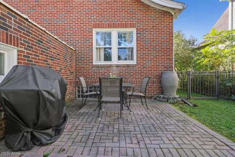 1427 Delia Avenue Akron OH 44320