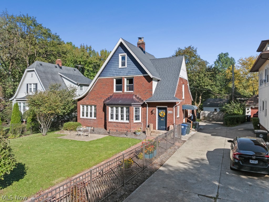 1427 Delia Avenue Akron OH 44320