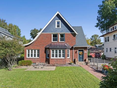 1427 Delia Avenue Akron OH 44320