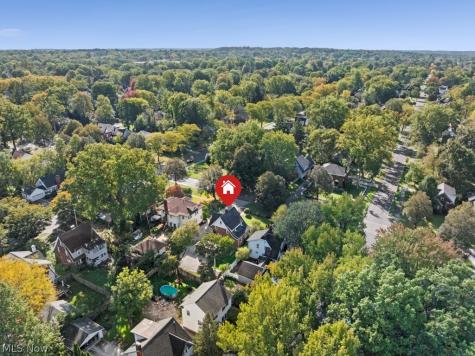 1427 Delia Avenue Akron OH 44320