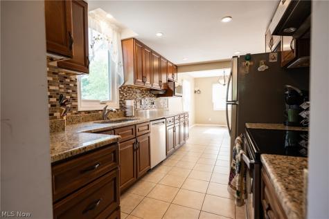 3619 W 148th Street Cleveland OH 44111