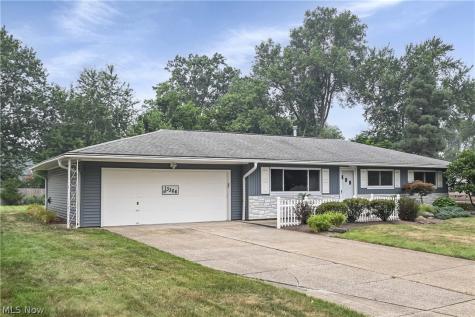 13366 Richards Drive Strongsville OH 44149