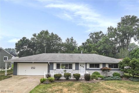 13366 Richards Drive Strongsville OH 44149