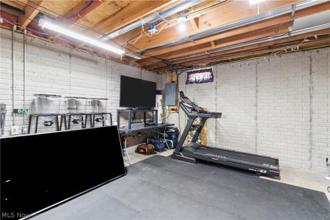 1885 Faye Road Akron OH 44306