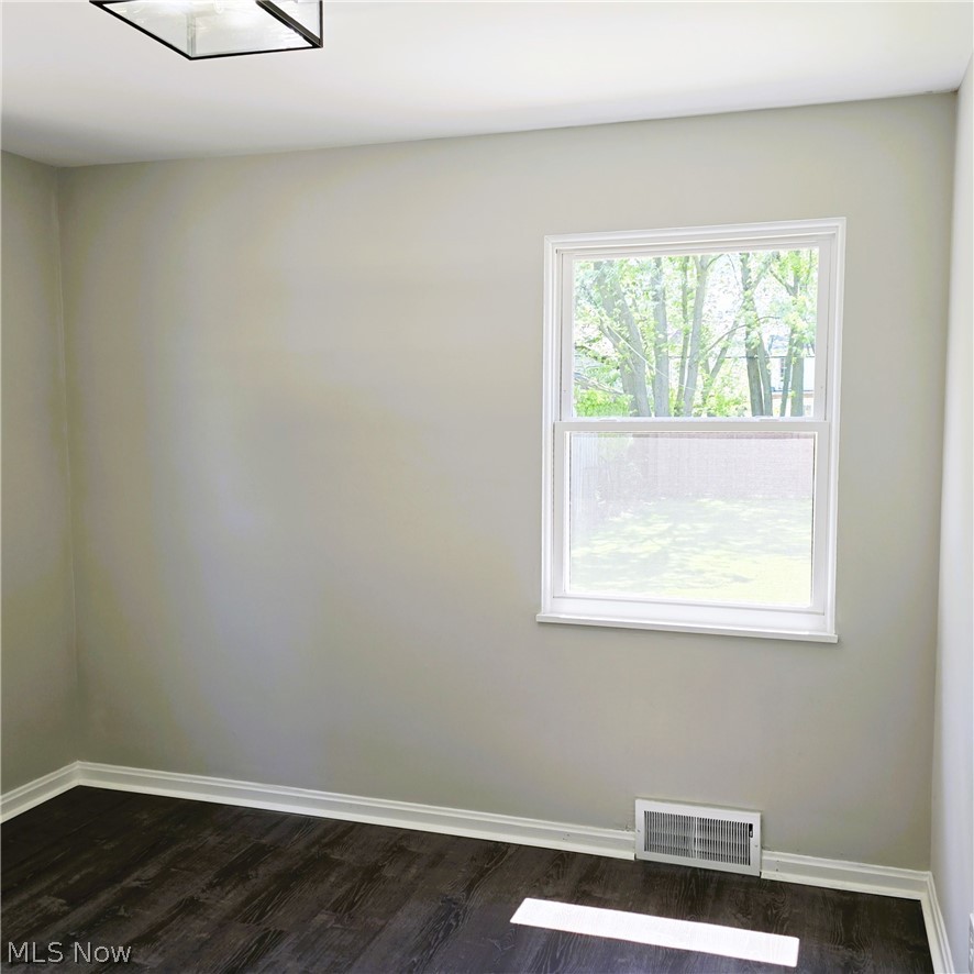 7515 Ridgefield Avenue Parma OH 44129