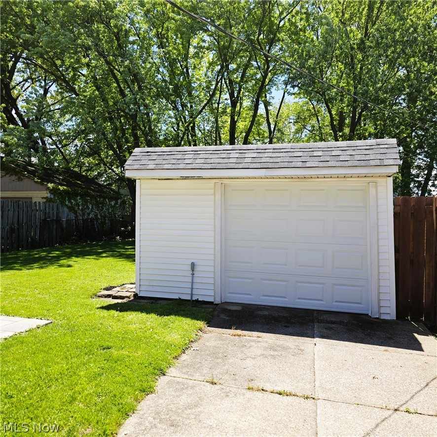 7515 Ridgefield Avenue Parma OH 44129