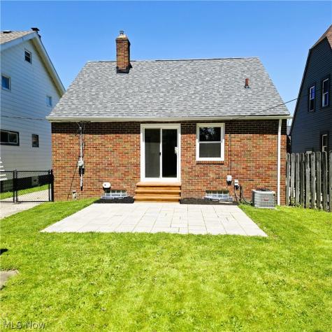 7515 Ridgefield Avenue Parma OH 44129