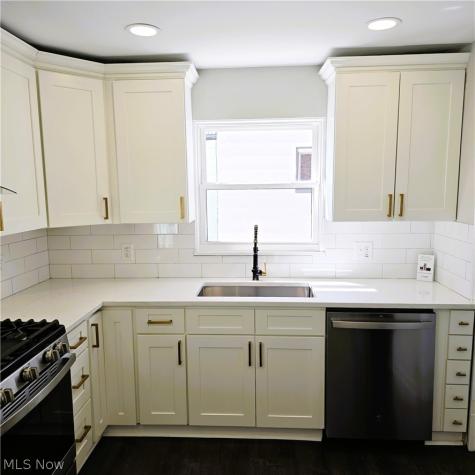 7515 Ridgefield Avenue Parma OH 44129