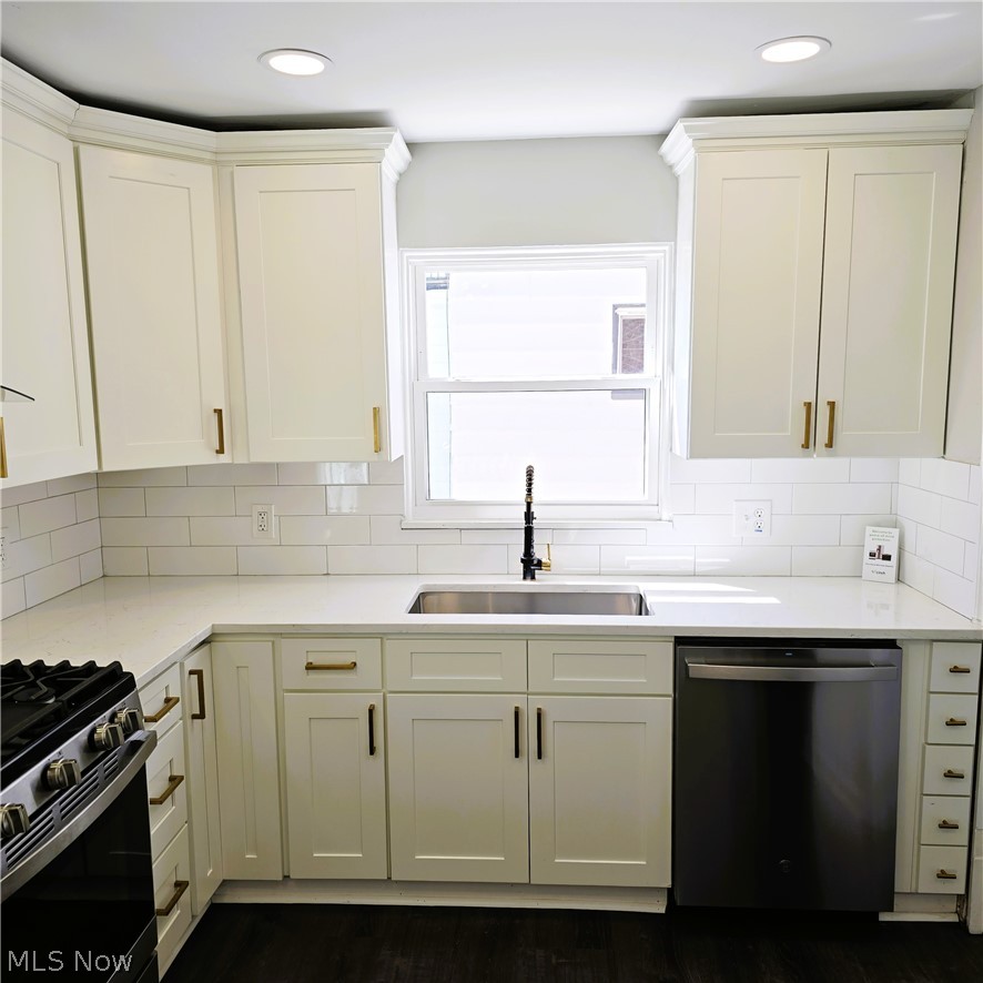 7515 Ridgefield Avenue Parma OH 44129