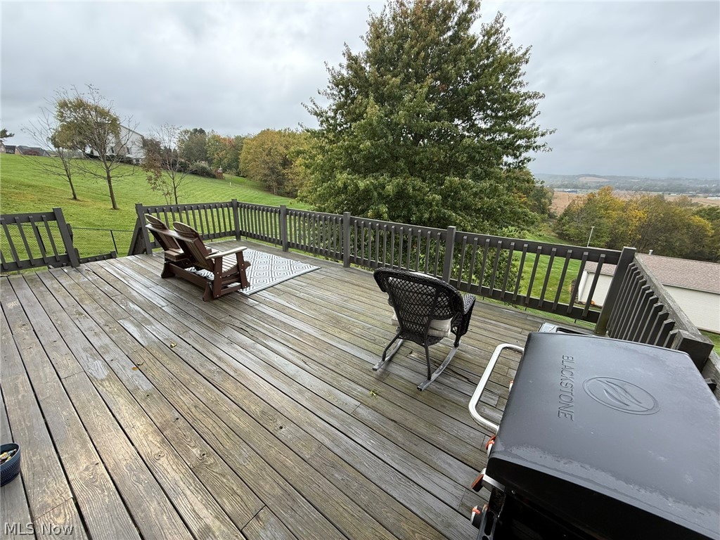 10274 Laurens Drive NE Bolivar OH 44612