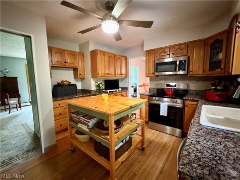 15794 Mayfield Road Huntsburg OH 44046
