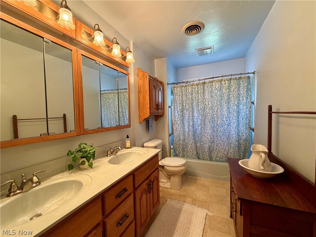 15794 Mayfield Road Huntsburg OH 44046
