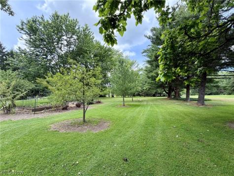 15794 Mayfield Road Huntsburg OH 44046