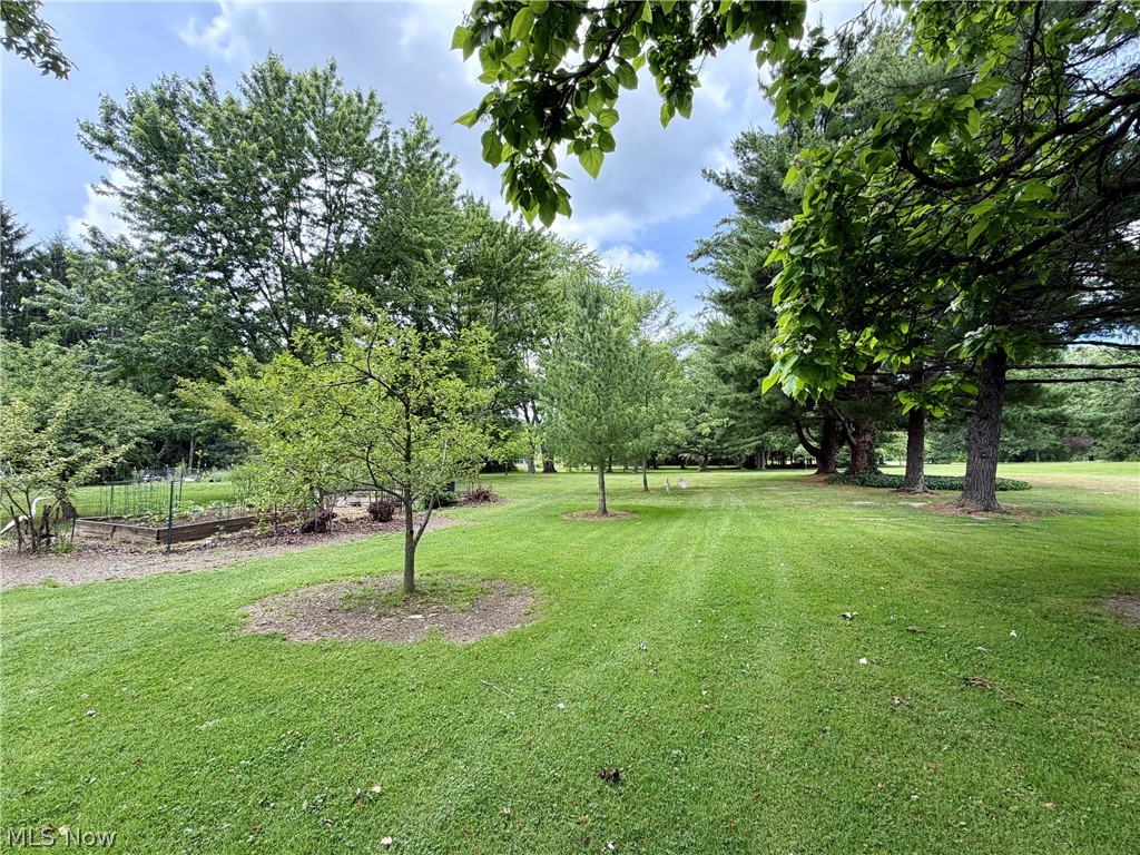 15794 Mayfield Road Huntsburg OH 44046