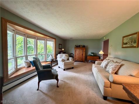 15794 Mayfield Road Huntsburg OH 44046