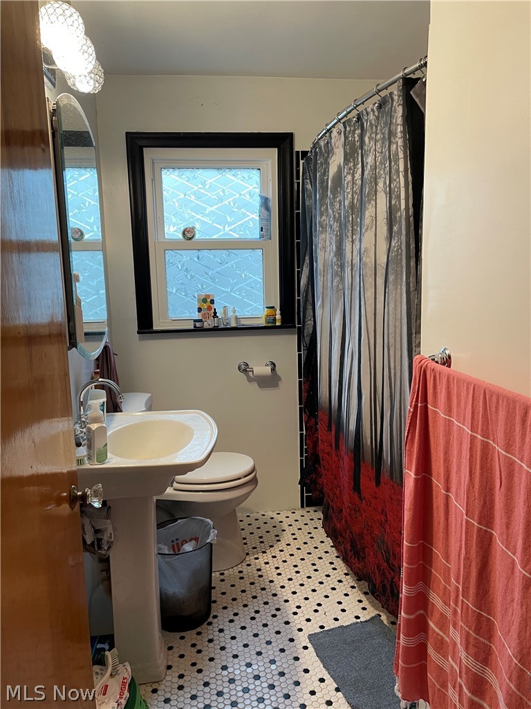 809 Lakeview Avenue NW Canton OH 44708