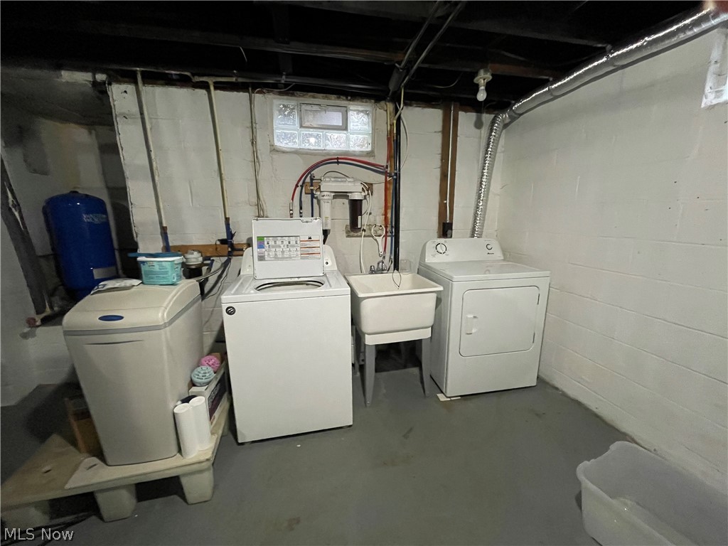 809 Lakeview Avenue NW Canton OH 44708