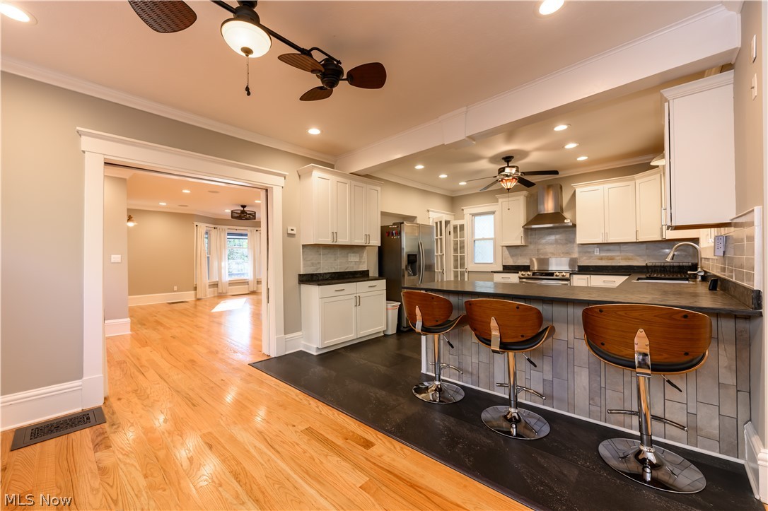 1424 Elmwood Avenue Lakewood OH 44107