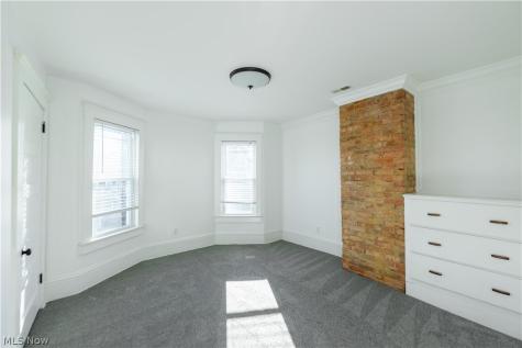 1424 Elmwood Avenue Lakewood OH 44107